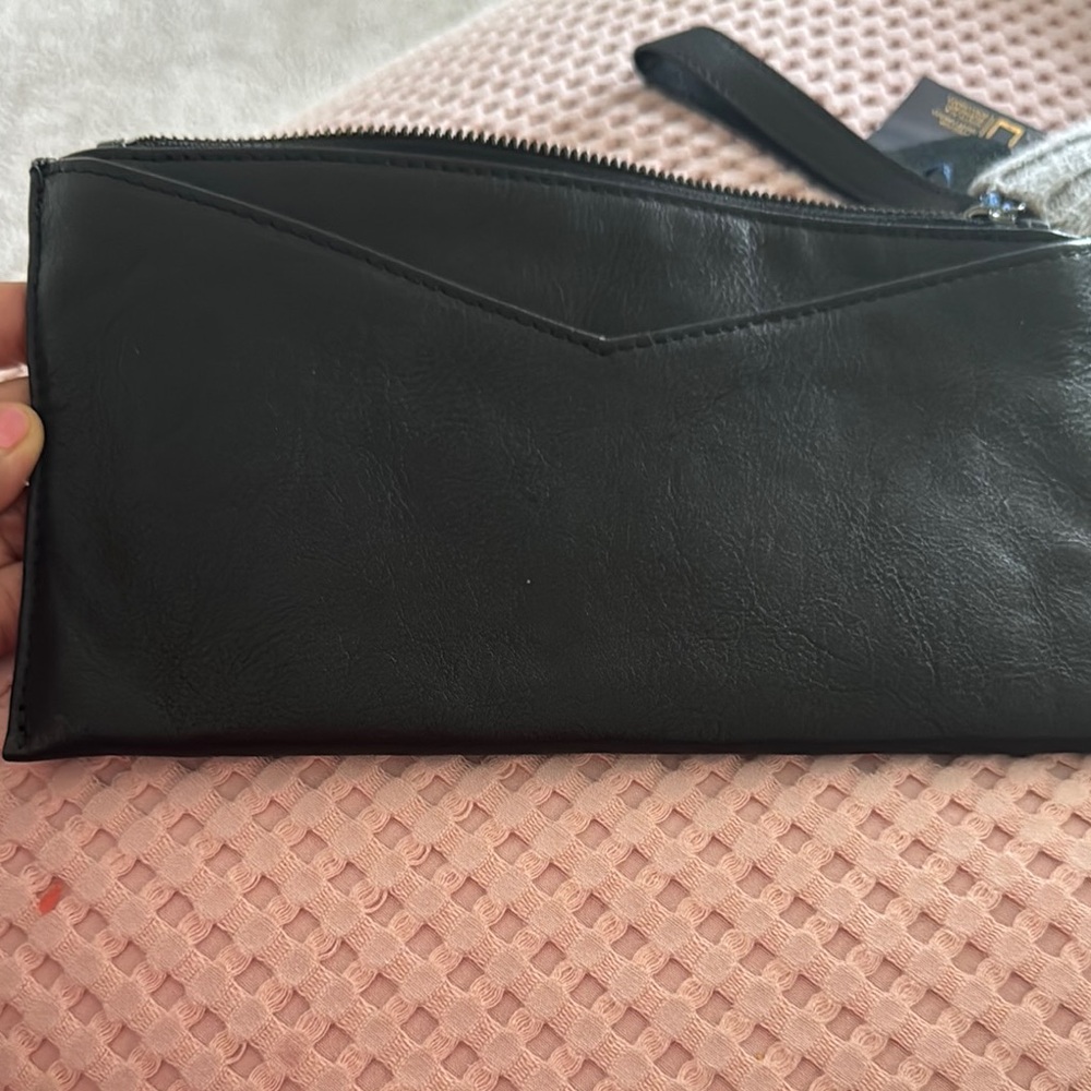 NWT Black New RACHEl Black Leather Clutch Wallet